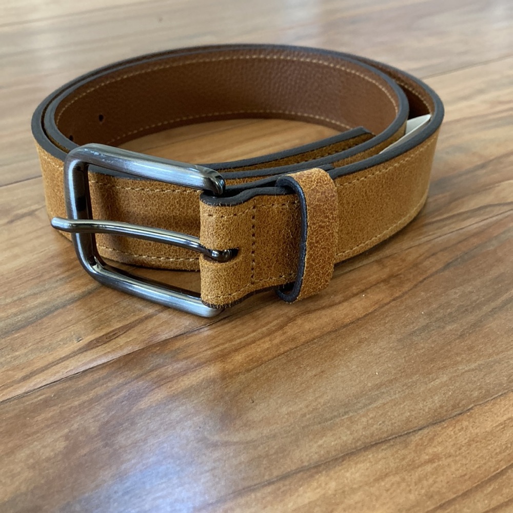 Allen Edmonds 32 honey colored belt